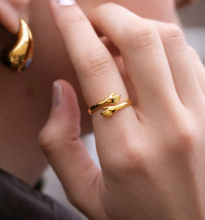 Adjustable Hug Ring