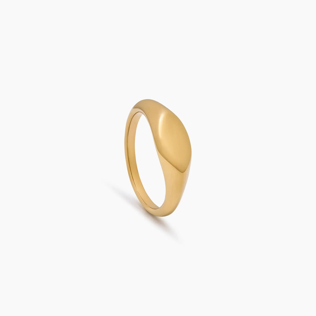 Essential Signet Ring