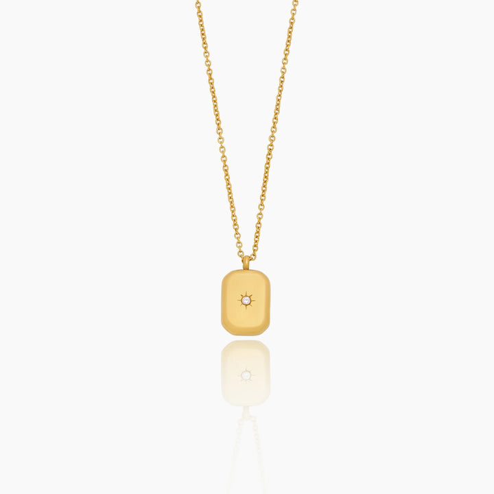 Stella Pendant Necklace